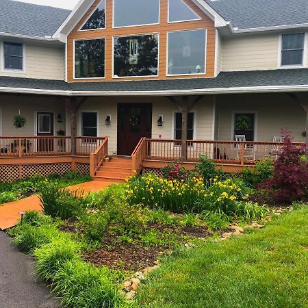Bedford Landings Bed & Breakfast Moneta Exterior photo